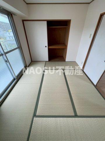 居室・リビング　フローリングだけでなく、和室もあります