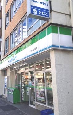 コンビニ　ファミリーマート駒込霜降橋店（コンビニ）まで51m