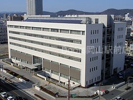 役所　岡山地方裁判所（役所）まで449m