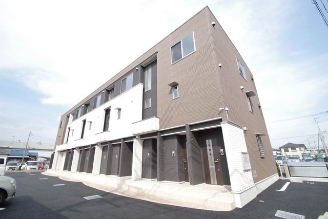 建物外観　★おしゃれな築浅物件です★