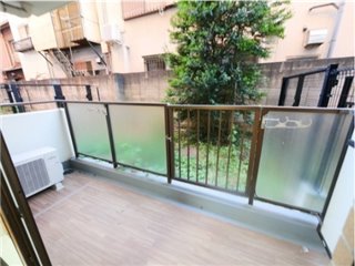 バルコニー　専用庭付です