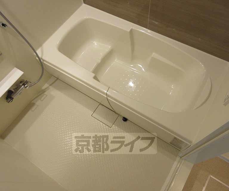 バス・シャワールーム　くつろげるバスルームです