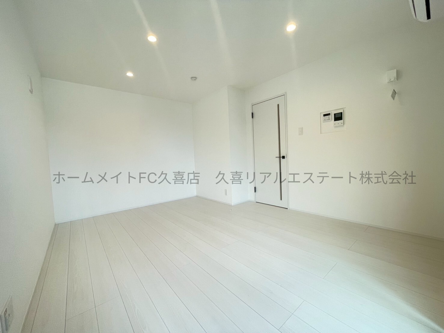 居室・リビング　同建物別号室