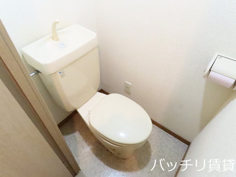 トイレ　画像は別号室の為、現状優先とさせて頂きます。