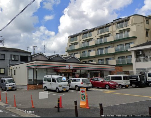 コンビニ　セブンイレブン 神戸大和町4丁目店（コンビニ）まで304m