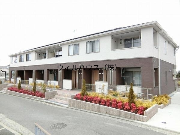 建物外観　２階建てのハイツ！