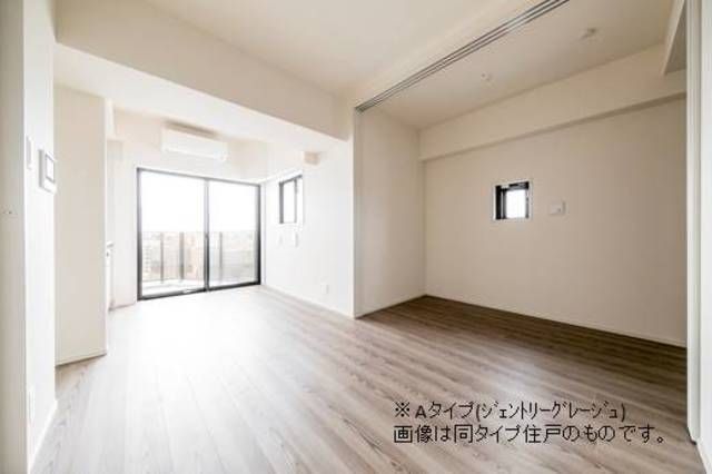 居室・リビング　写真は同タイプ住居です