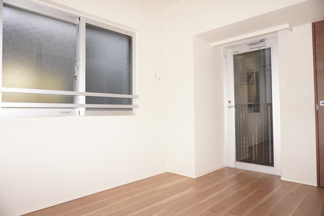 その他　２面採光なので、明るく風通しのよい過ごしやすいお部屋です♪