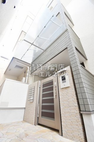 建物外観　2018年完成