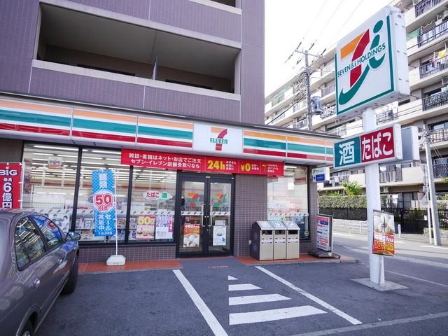 コンビニ　セブンイレブン（コンビニ）まで374m