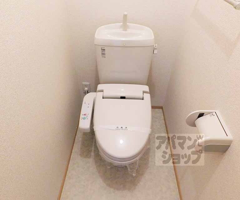 トイレ　ウォシュレットも付いてます！