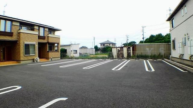 駐車場　駐車場に車を止められます