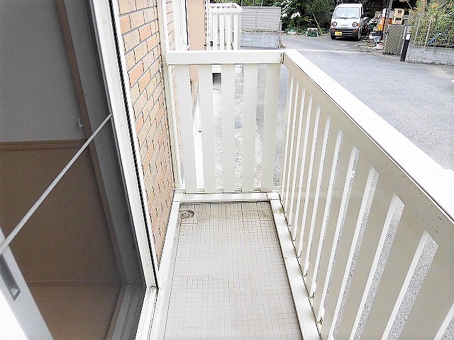 バルコニー　写真は同建物の別部屋を参考に掲載しております。