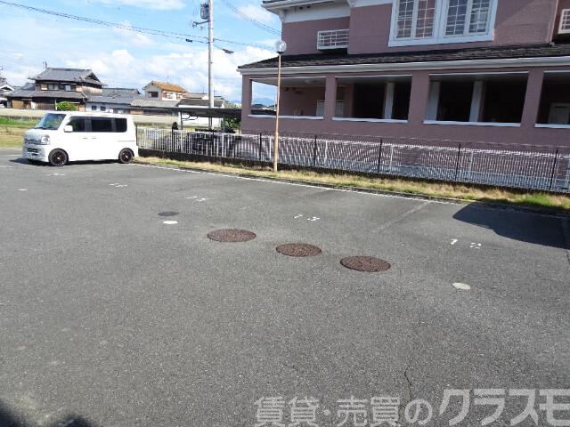駐車場　敷地内駐車場