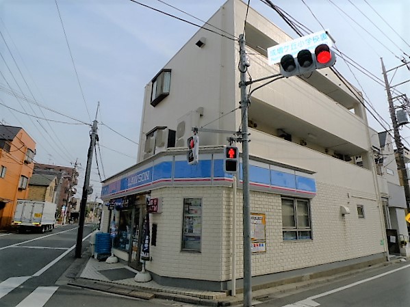 コンビニ　ローソン成増三丁目店（コンビニ）まで375m