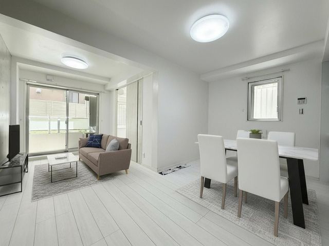 居室・リビング　※１０３号室の参考写真です。こちらの家具はＣＧです。家具付き