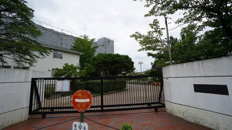 小学校　川崎市立久本小学校（小学校）まで679m
