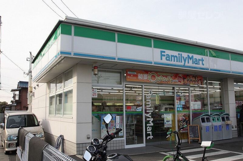 コンビニ　ファミリーマート　名古屋平中町店（コンビニ）まで331m