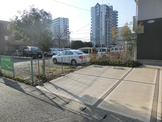 駐車場　敷地内駐車場