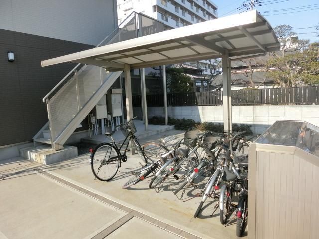 その他共有部分　屋根付き駐輪場