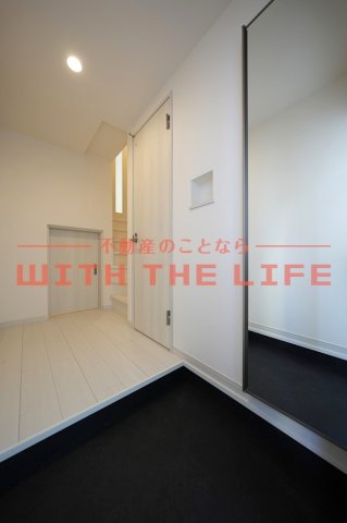 玄関　同施工会社の類似物件の写真です。 ※同シリーズ別物件の写真