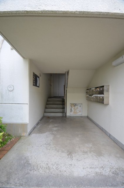 エントランス　別号棟の写真です