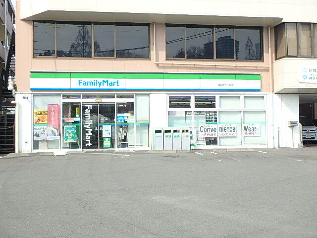 コンビニ　ファミリーマート神明町２丁目店（コンビニ）まで30m