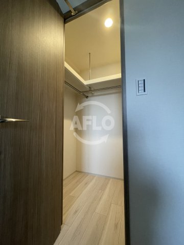 収納　プレサンスグラン福島　ウォークインクローゼット