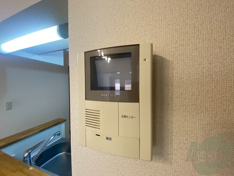 セキュリティ　ＴＶモニター付インターホンです。来客者の顔が見えるので安心！