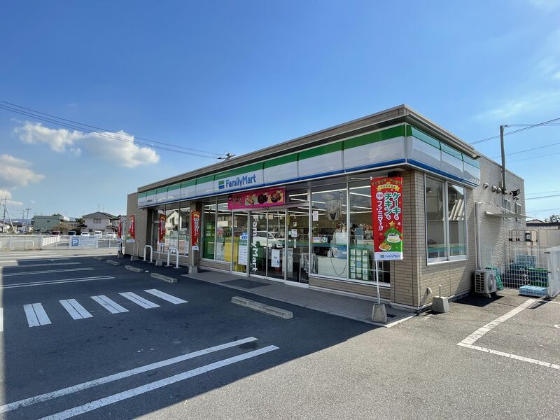 コンビニ　ファミリーマート　倉敷鶴の浦店（コンビニ）まで176m