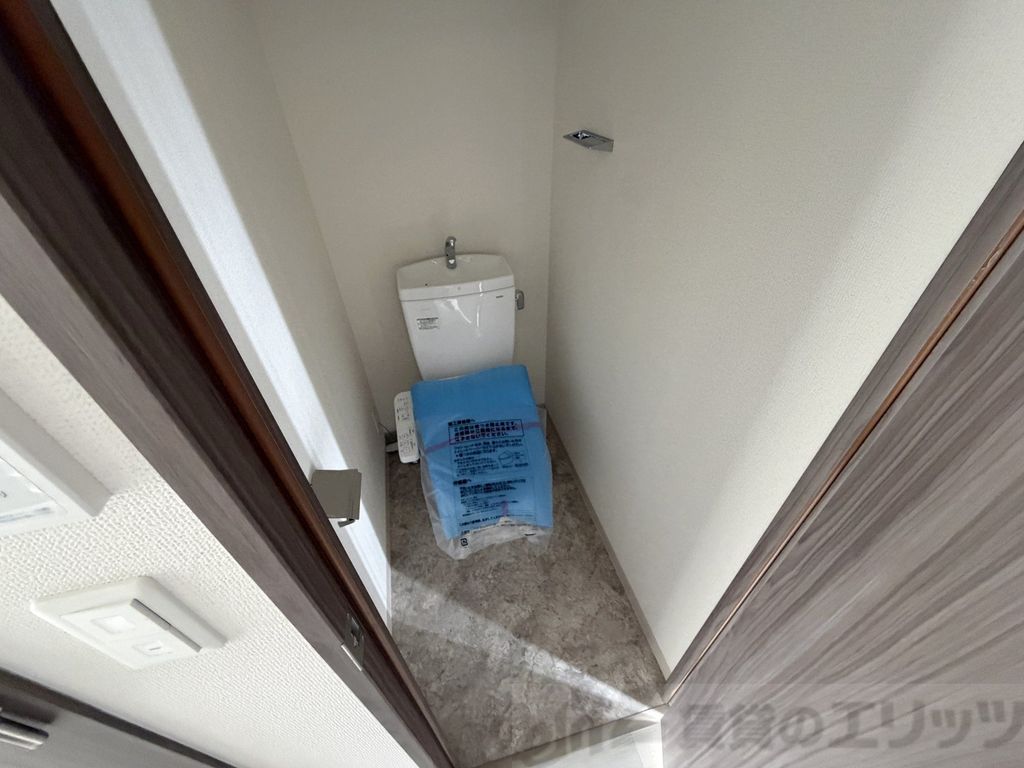 トイレ　下駄箱