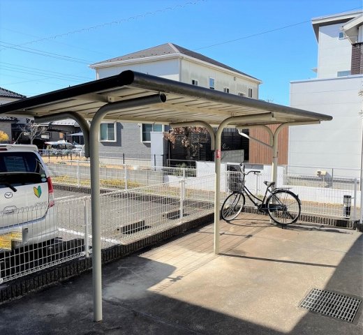 その他　屋根付き駐輪場