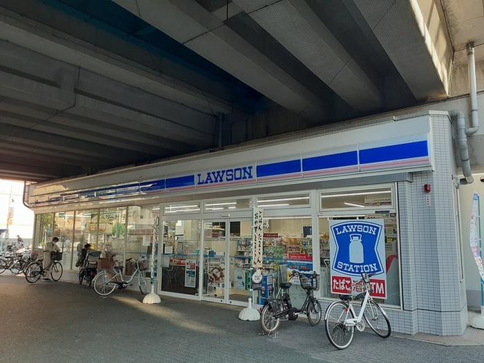 コンビニ　ローソン（コンビニ）まで606m