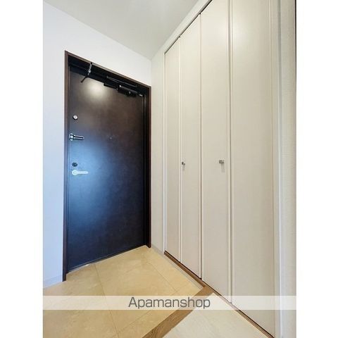 ＪＲ埼京線 浮間舟渡駅 徒歩7分 7階建 築23年の玄関写真