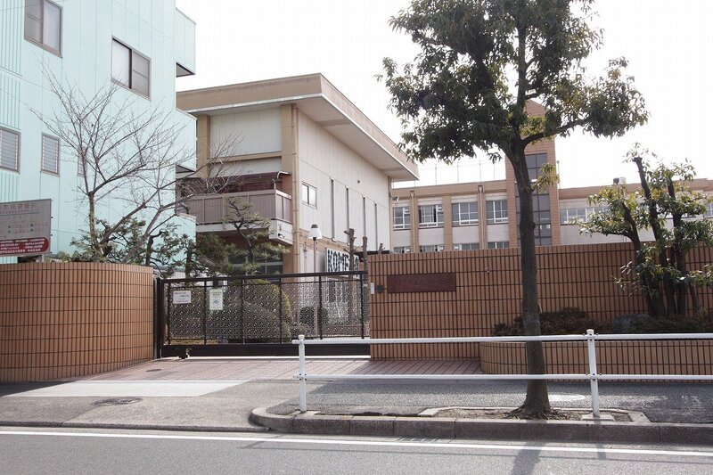 小学校　名古屋市立米野小学校（小学校）まで215m
