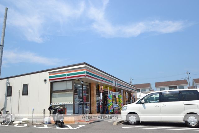 コンビニ　セブンイレブン（コンビニ）まで315m
