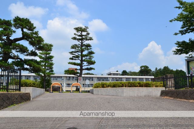小学校　南小学校（小学校）まで770m