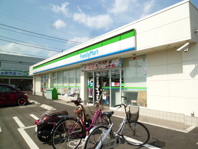 コンビニ　ファミリーマート 上尾原市店（コンビニ）まで391m