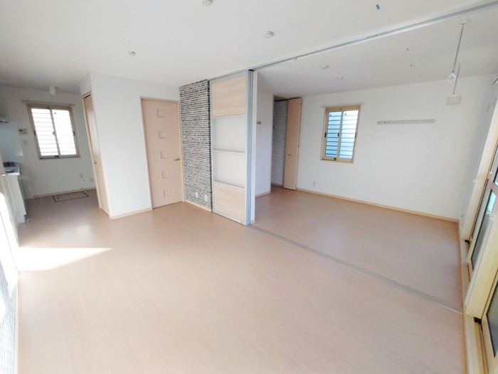 居室・リビング　図面と現状に相違がある場合には現状を優先