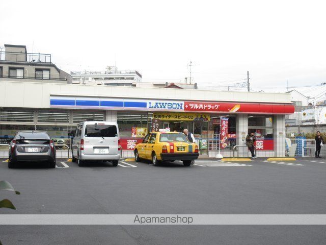 コンビニ　ローソンツルハドラッグ杉並和田店（コンビニ）まで589m