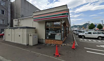 コンビニ　セブンイレブン札幌二十四軒2条店（コンビニ）まで494m