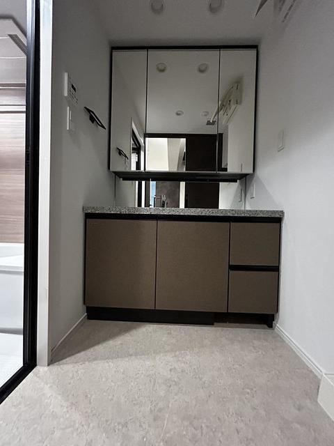 洗面設備　※写真は同タイプ住戸です。