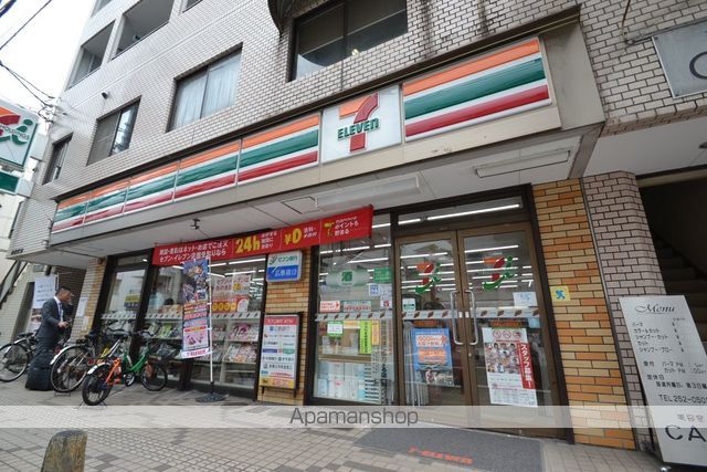 コンビニ　セブンイレブン（コンビニ）まで368m