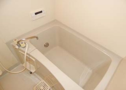 バス・シャワールーム　※同建物の別のお部屋の写真です。