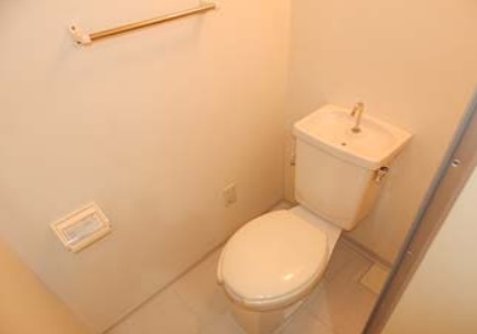 トイレ　※同建物の別のお部屋の写真です。
