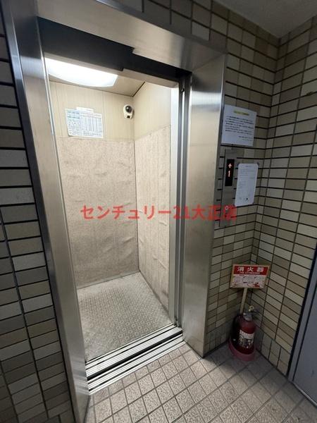 エントランス　エレベーター付き