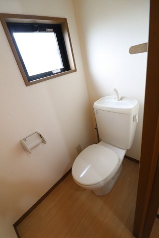 トリニシティ参番管のトイレ写真