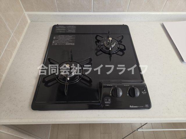 キッチン　コンパクトなキッチンで掃除もラクラク