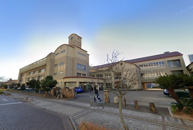 小学校　浜松市立東小学校（小学校）まで636m