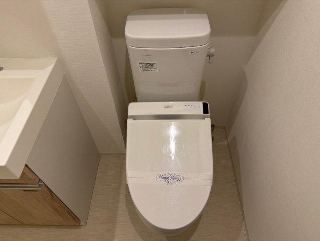 トイレ　※同タイプ参考写真です（カラータイプが異なる場合がございます